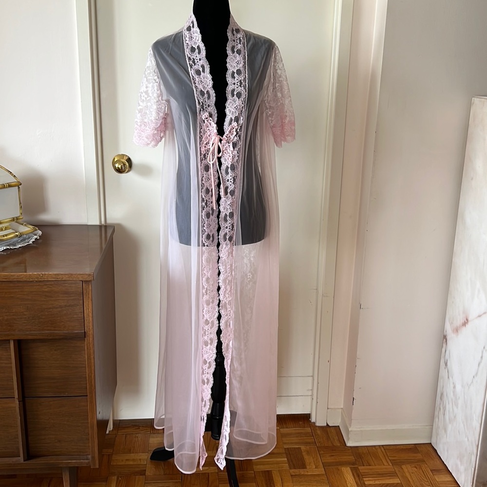 Vintage Sheer Pink Lace & Mesh Peignoir Full Length Robe Sz M EUC